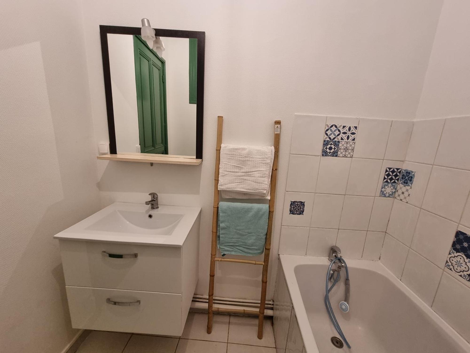 L Essentiel Gite Pour 6 Personnes Sireuil  Экстерьер фото