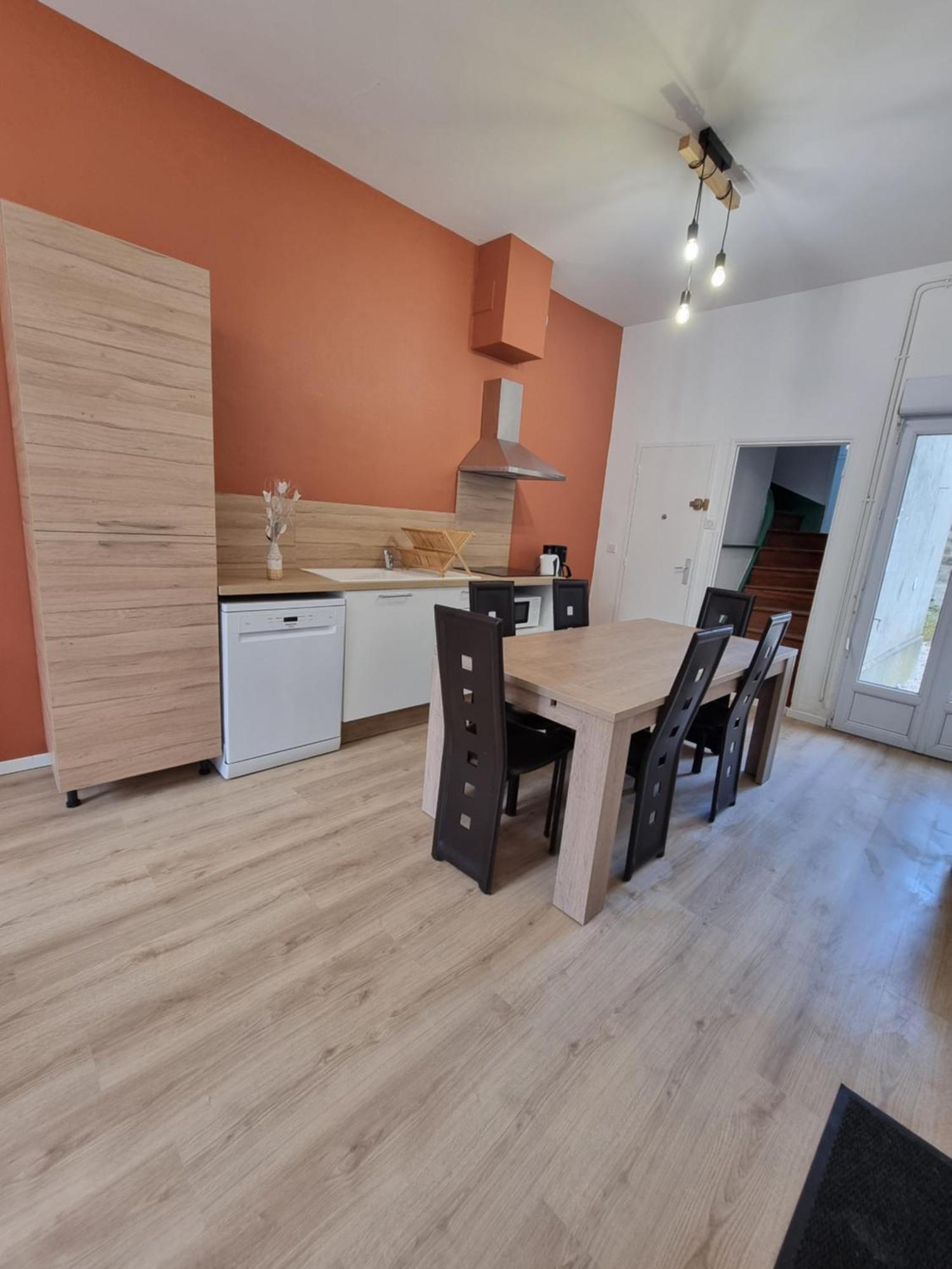 L Essentiel Gite Pour 6 Personnes Sireuil  Экстерьер фото